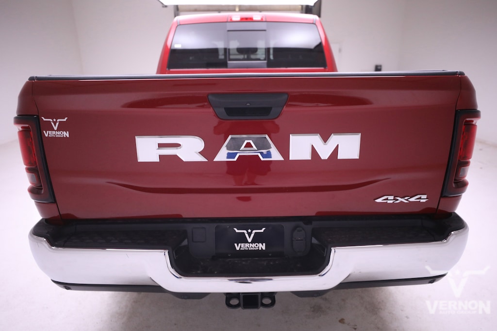 New 2026 Ram 3500 TRADESMAN CREW CAB 4X4 6'4 BOX Pickup
