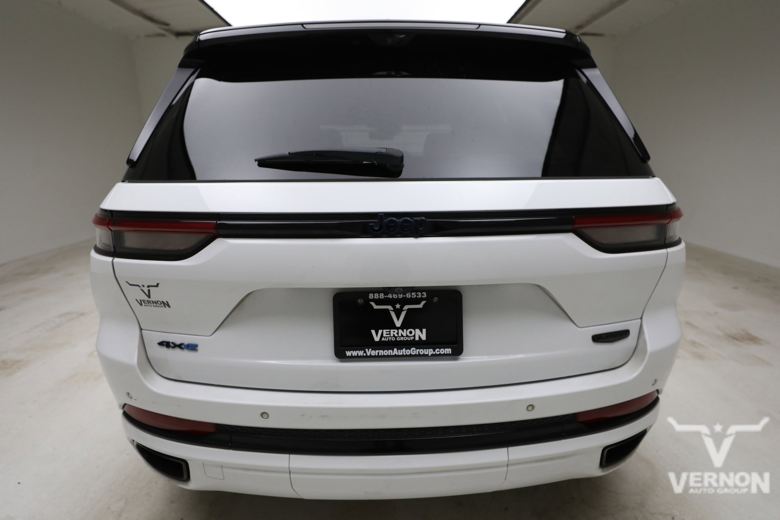 View vehicle photo 4