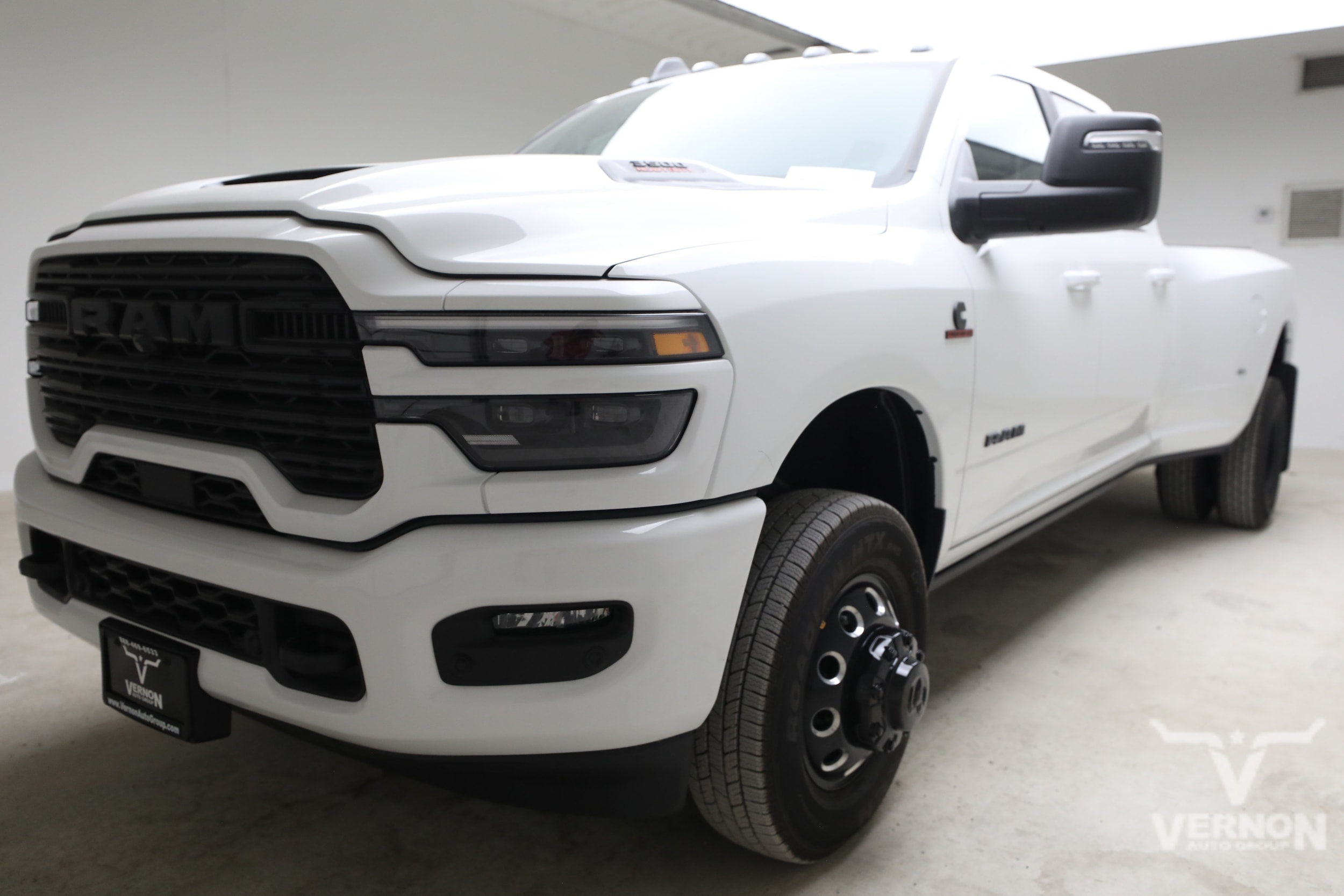 New 2026 Ram 3500 LARAMIE CREW CAB 4X4 8' BOX