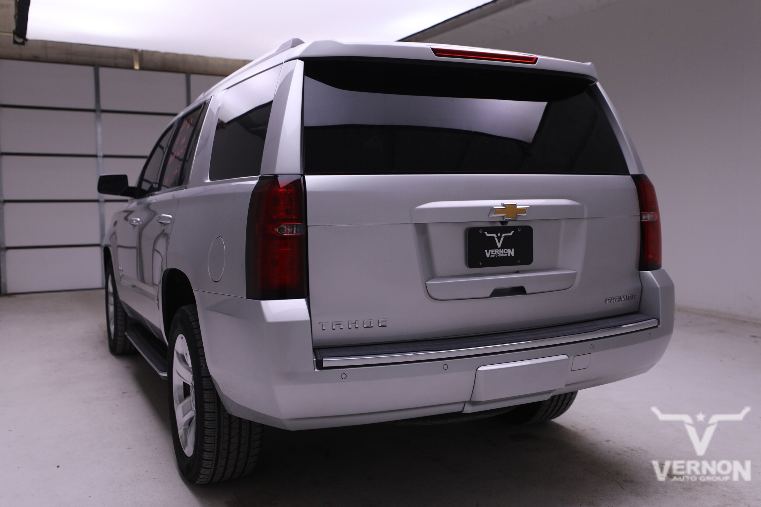 2020 Chevrolet Tahoe Premier photo 2