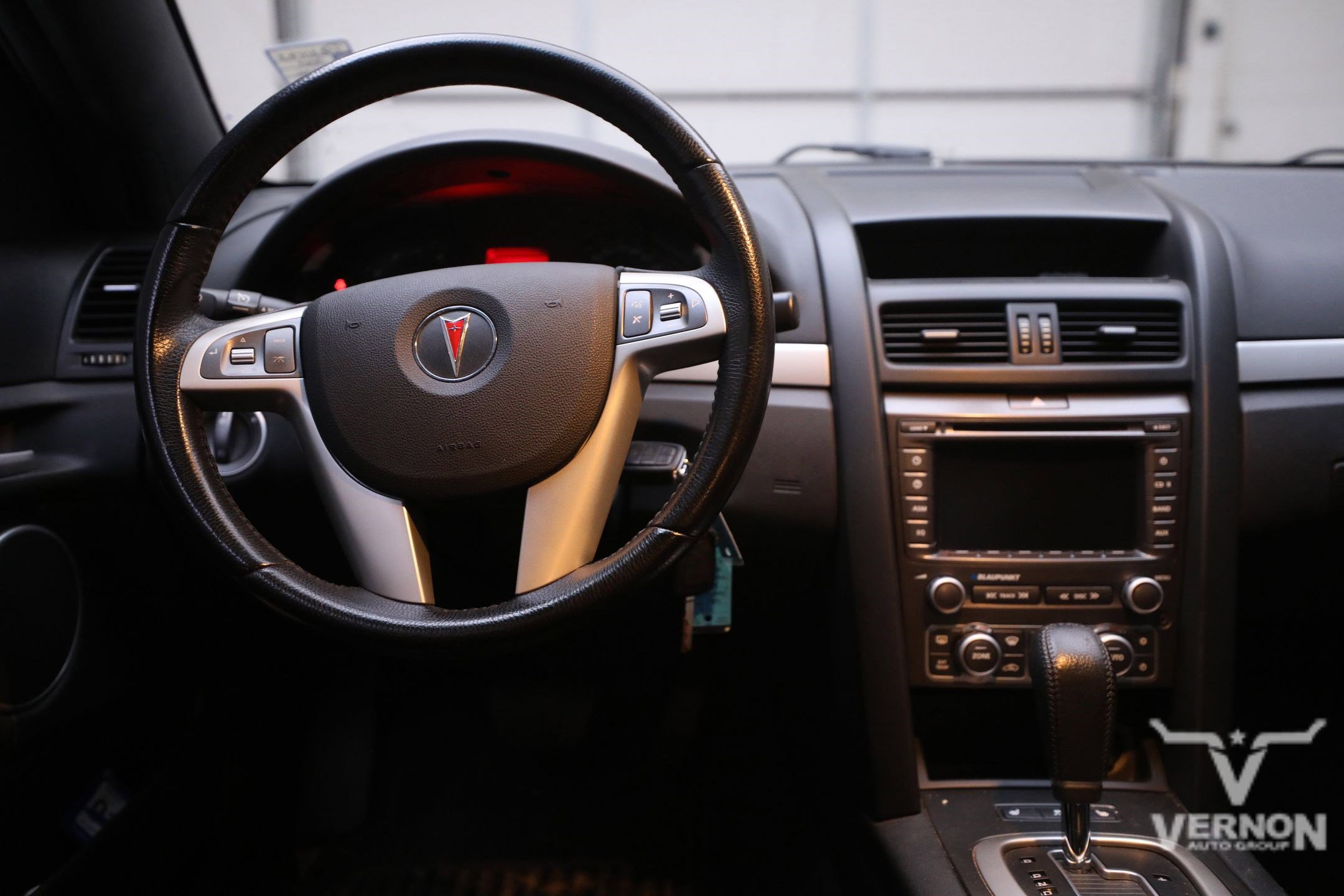 2009 Pontiac G8 Base photo 3