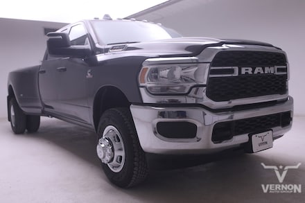 2024 Ram 3500 TRADESMAN CREW CAB 4X4 8' BOX Pickup