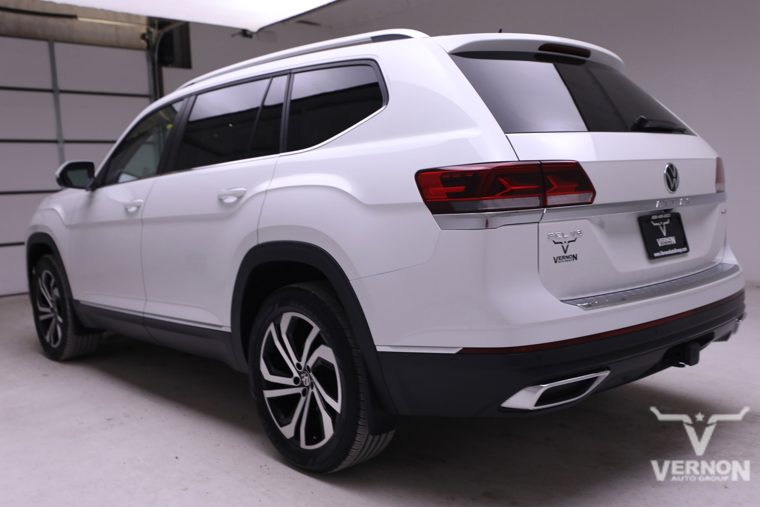 2023 Volkswagen Atlas V6 SEL photo 2