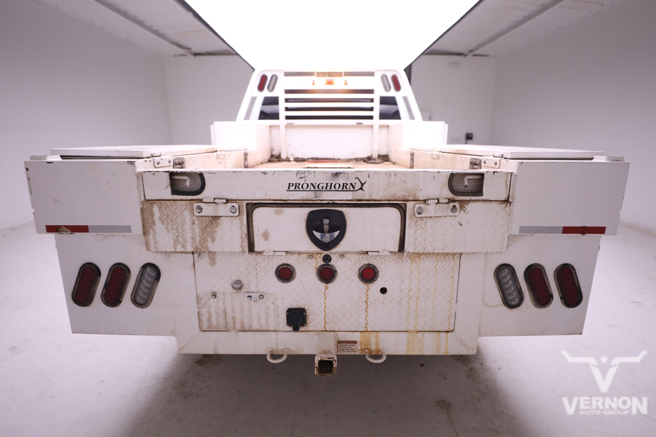 2023 Ram 3500 SLT photo 3