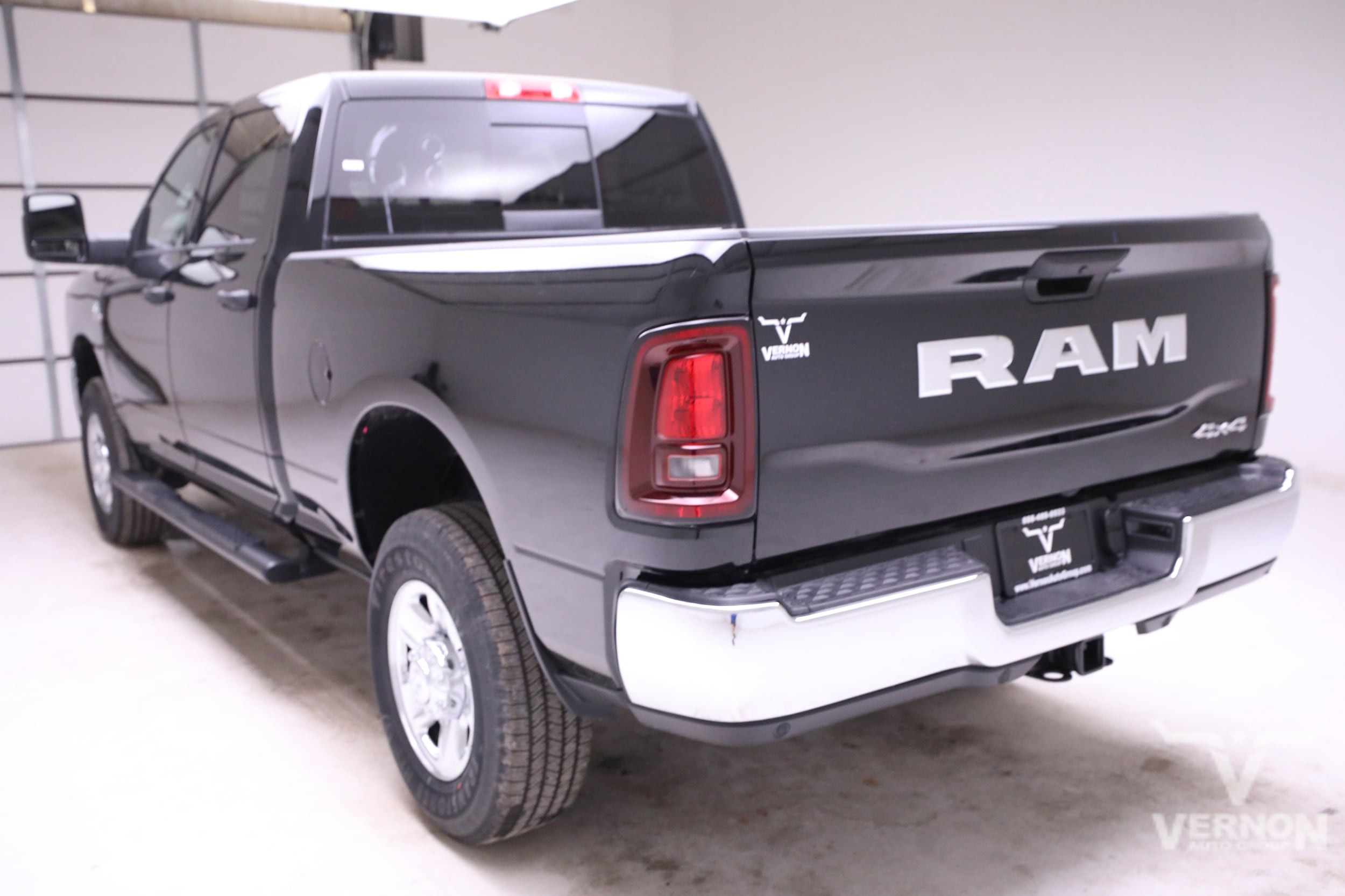 View vehicle photo 3
