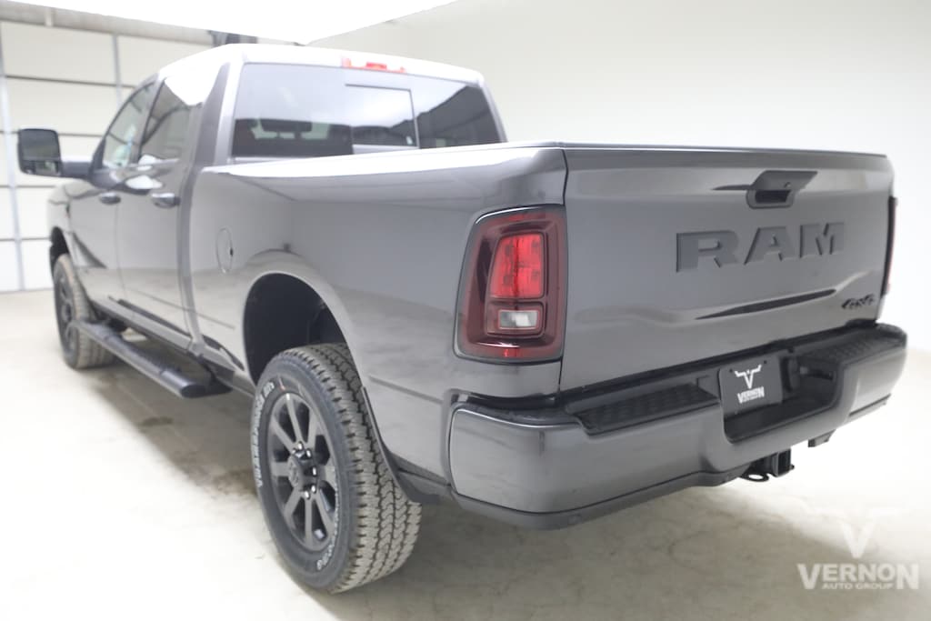 New 2026 Ram 2500 BLACK EXPRESS CREW CAB 4X4 6'4 BOX Pickup