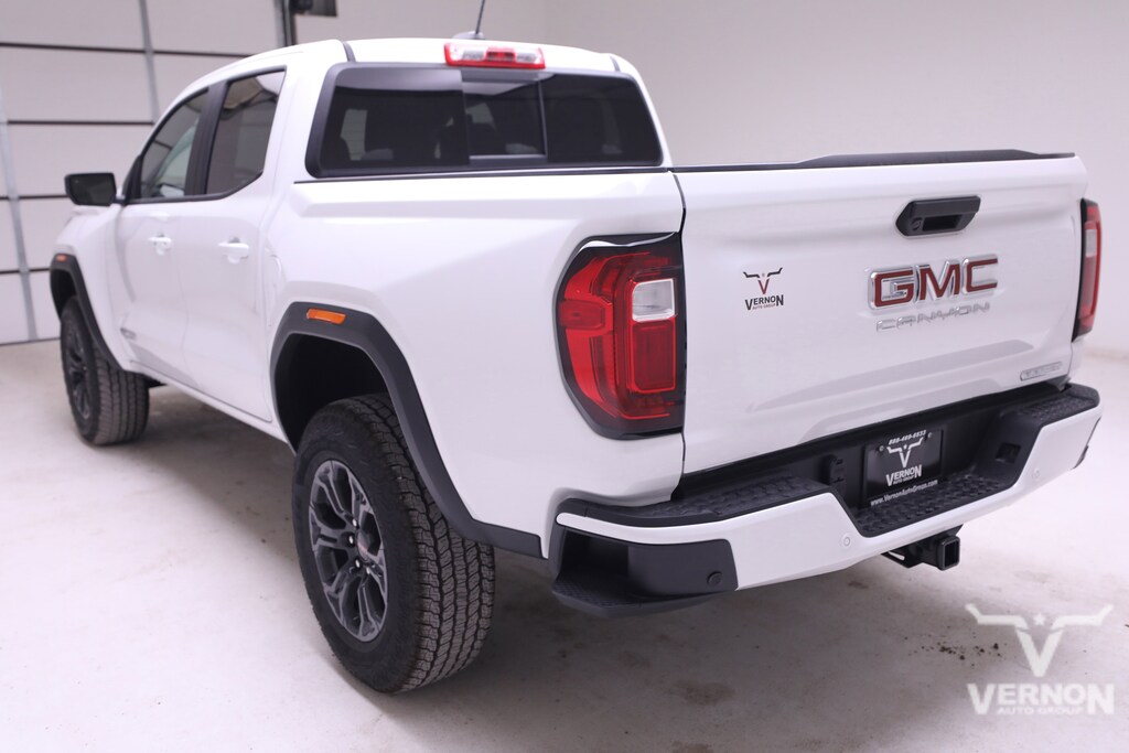 Used 2025 GMC Canyon Elevation Truck Crew Cab