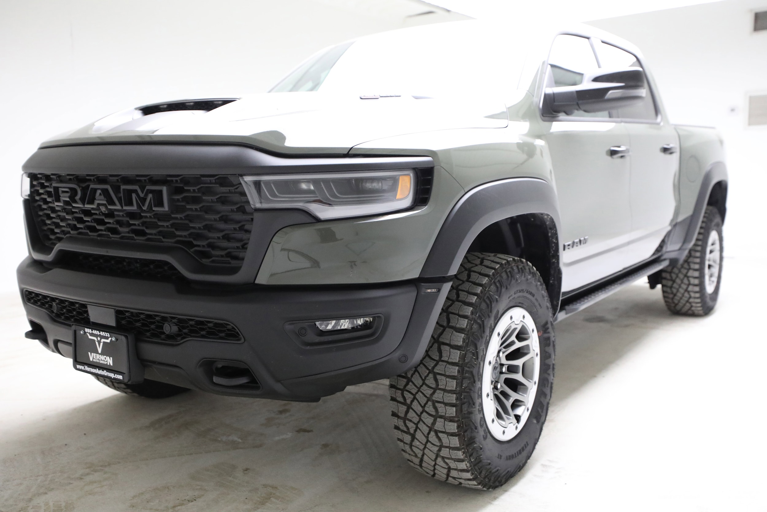 2026 RAM 1500 RHO 4x4 Crew Cab 5'7's photo