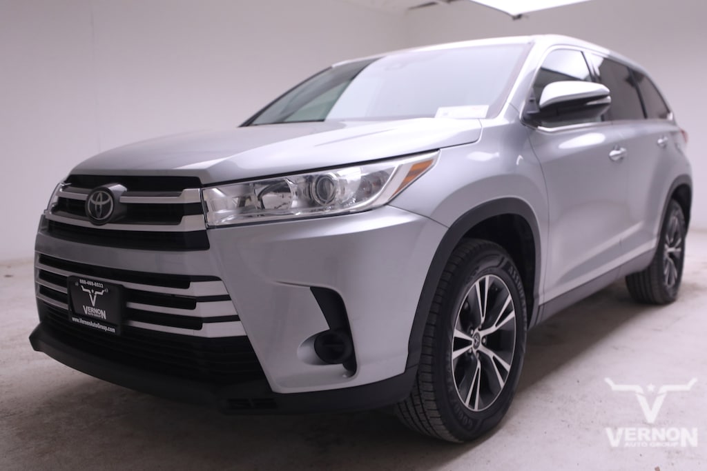 Used 2019 Toyota Highlander LE V6 SUV