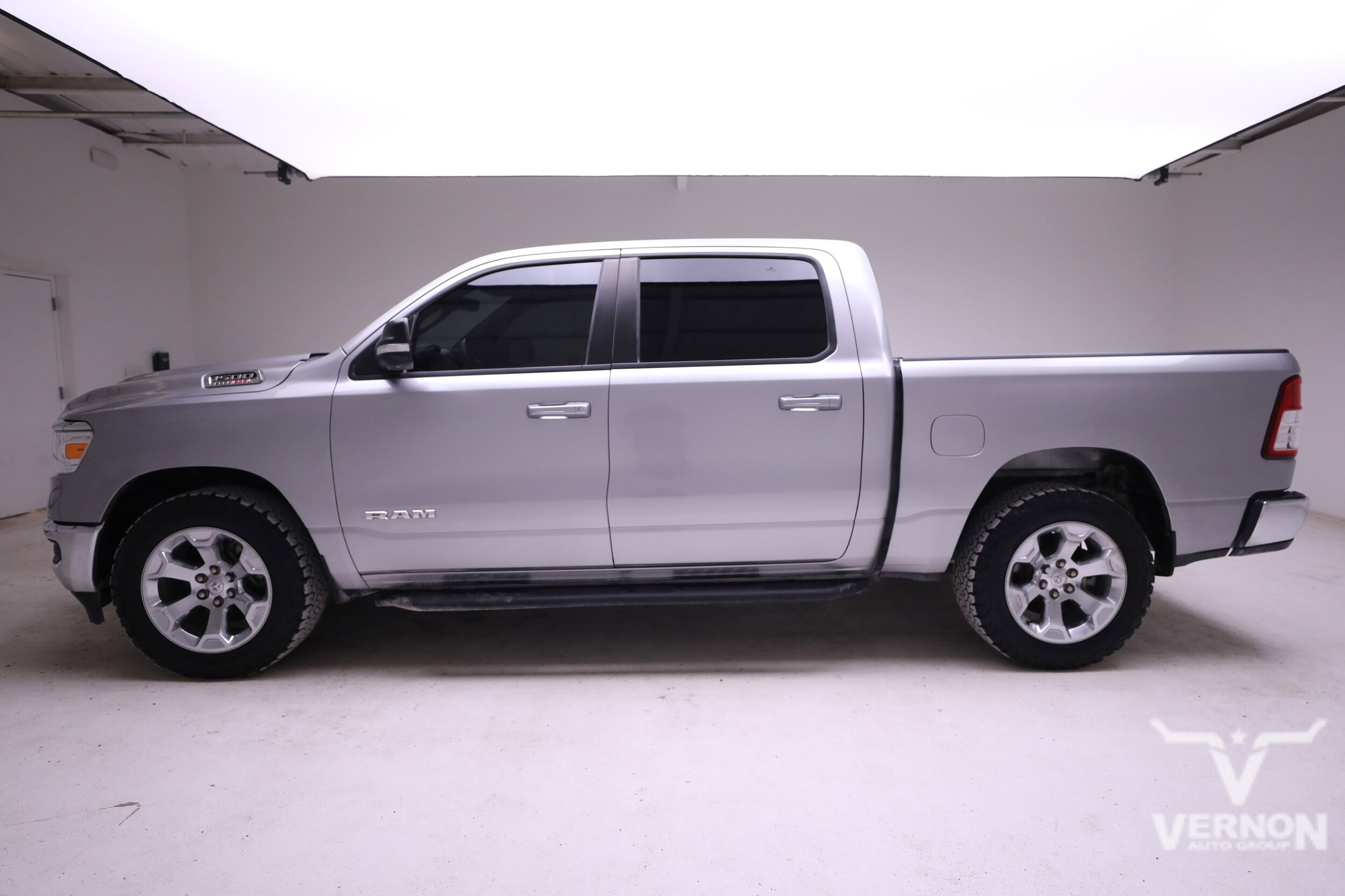2022 Ram 1500 SLT Lone Star photo 2