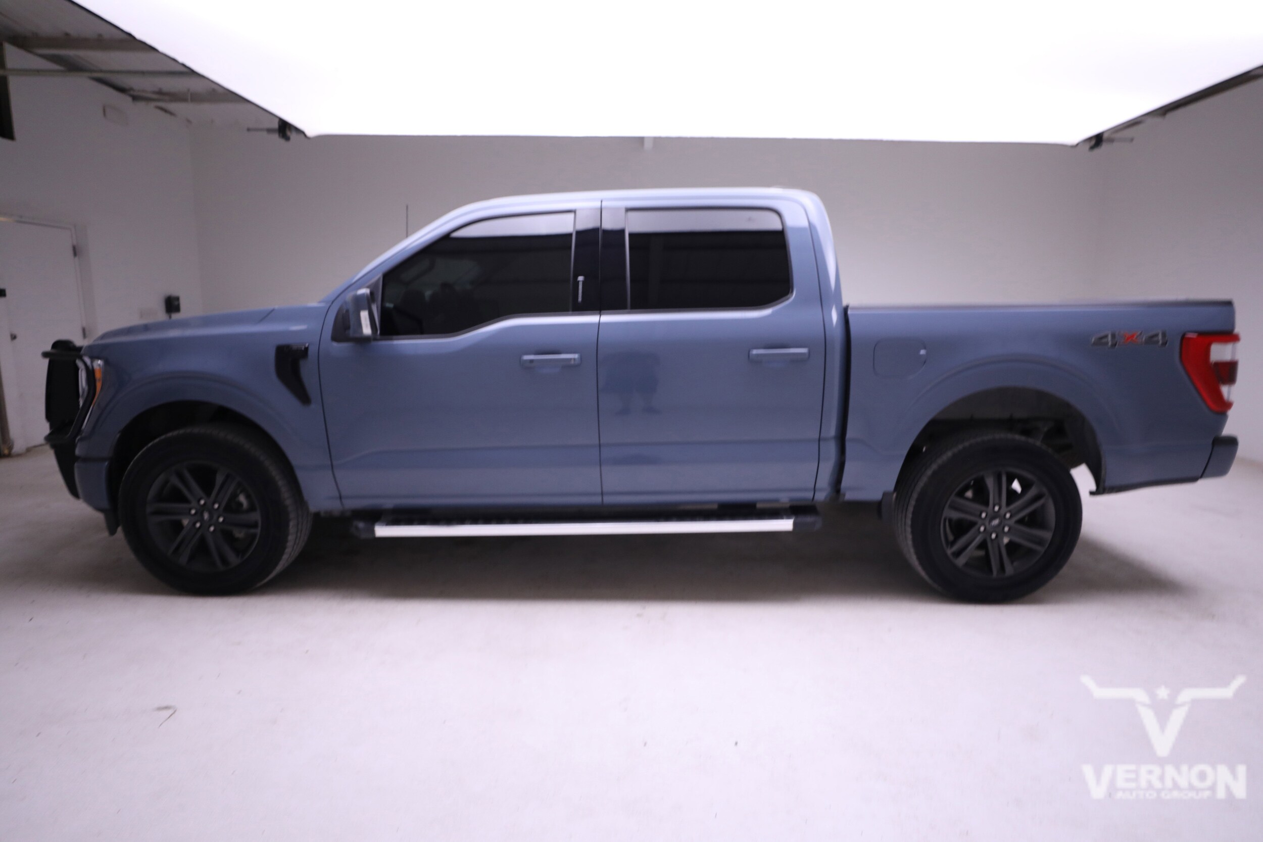 2023 Ford F-150 Lariat photo 2