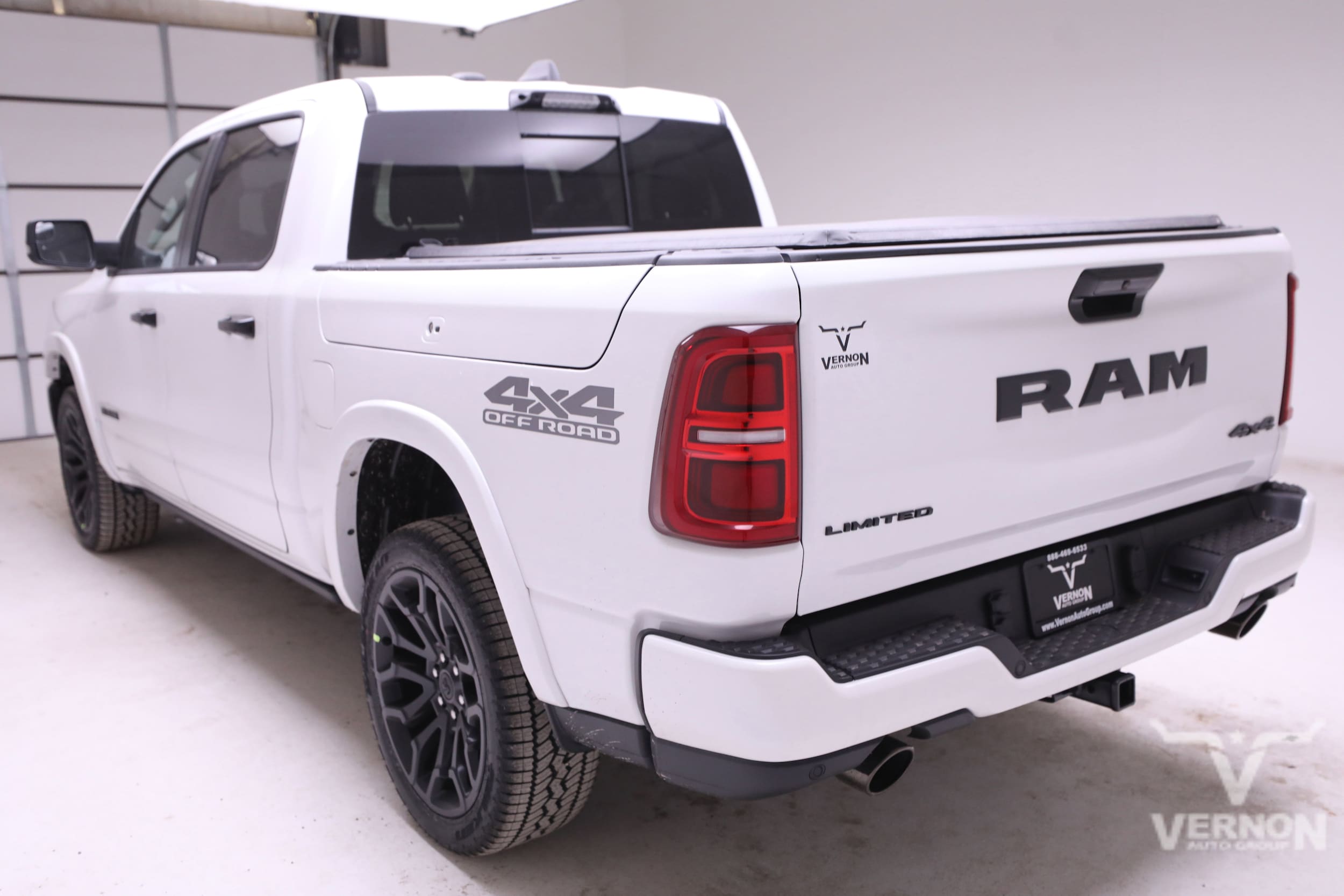 View vehicle photo 3