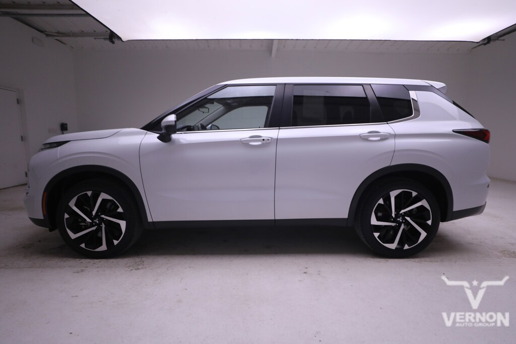 Used 2024 Mitsubishi Outlander SE SUV