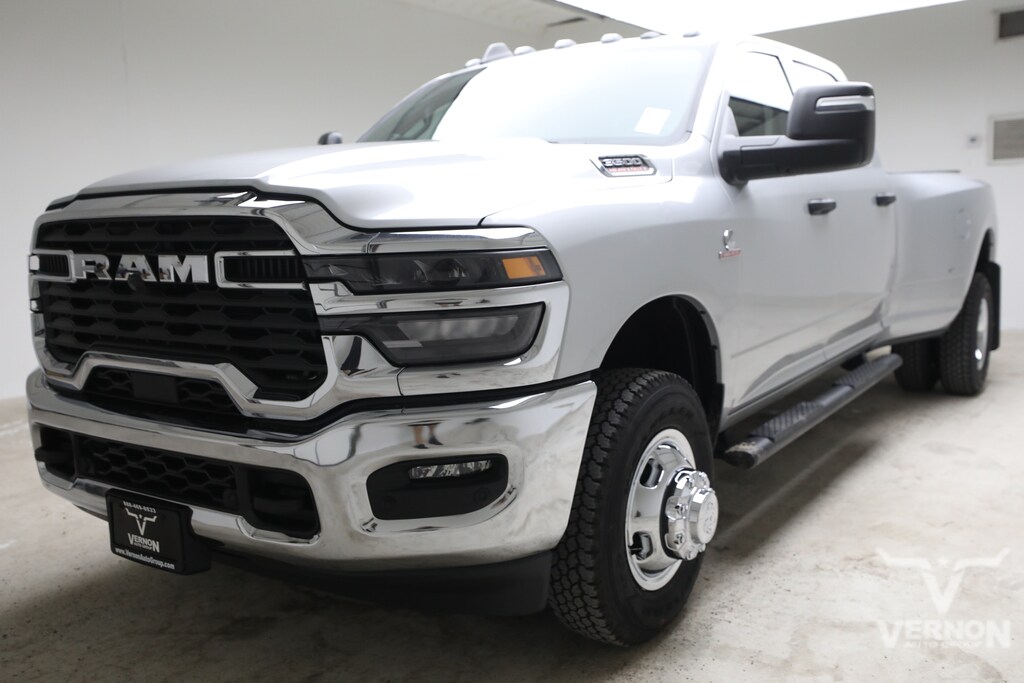 New 2026 Ram 3500 TRADESMAN CREW CAB 4X4 8' BOX Pickup