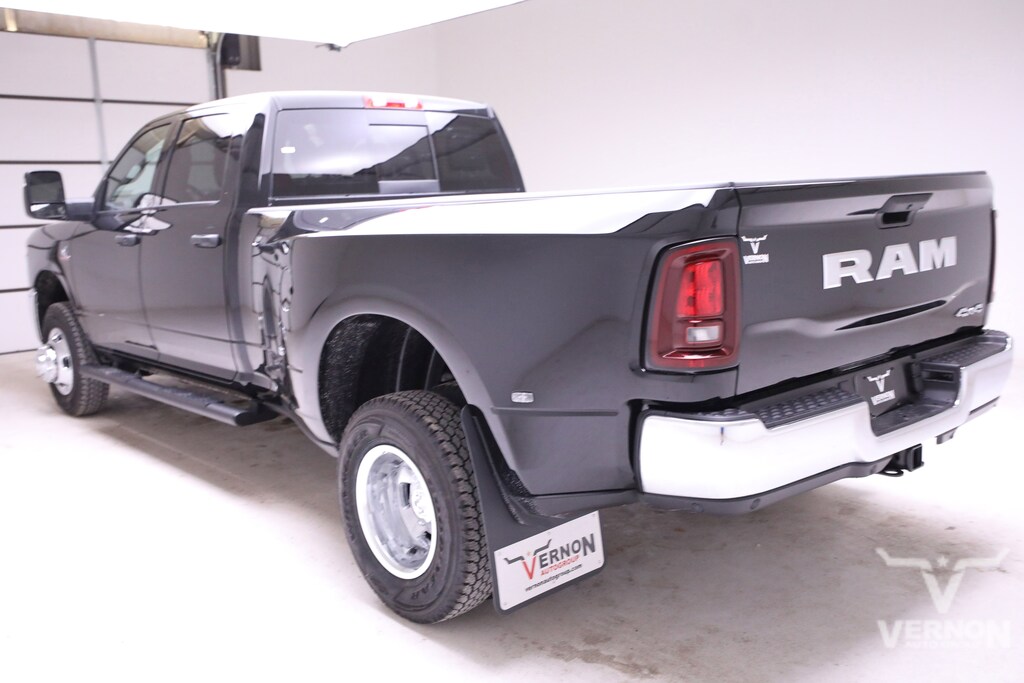 New 2026 Ram 3500 TRADESMAN CREW CAB 4X4 8' BOX Pickup