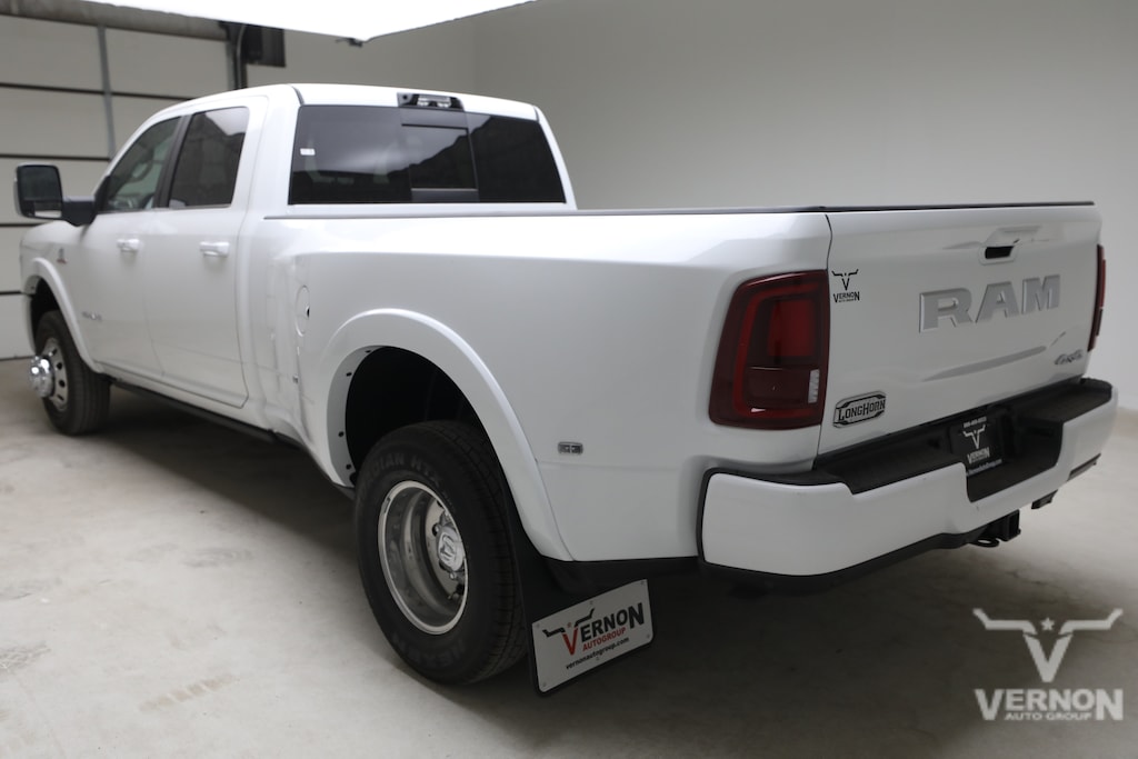 New 2026 Ram 3500 LIMITED LONGHORN CREW CAB 4X4 8' BOX Pickup