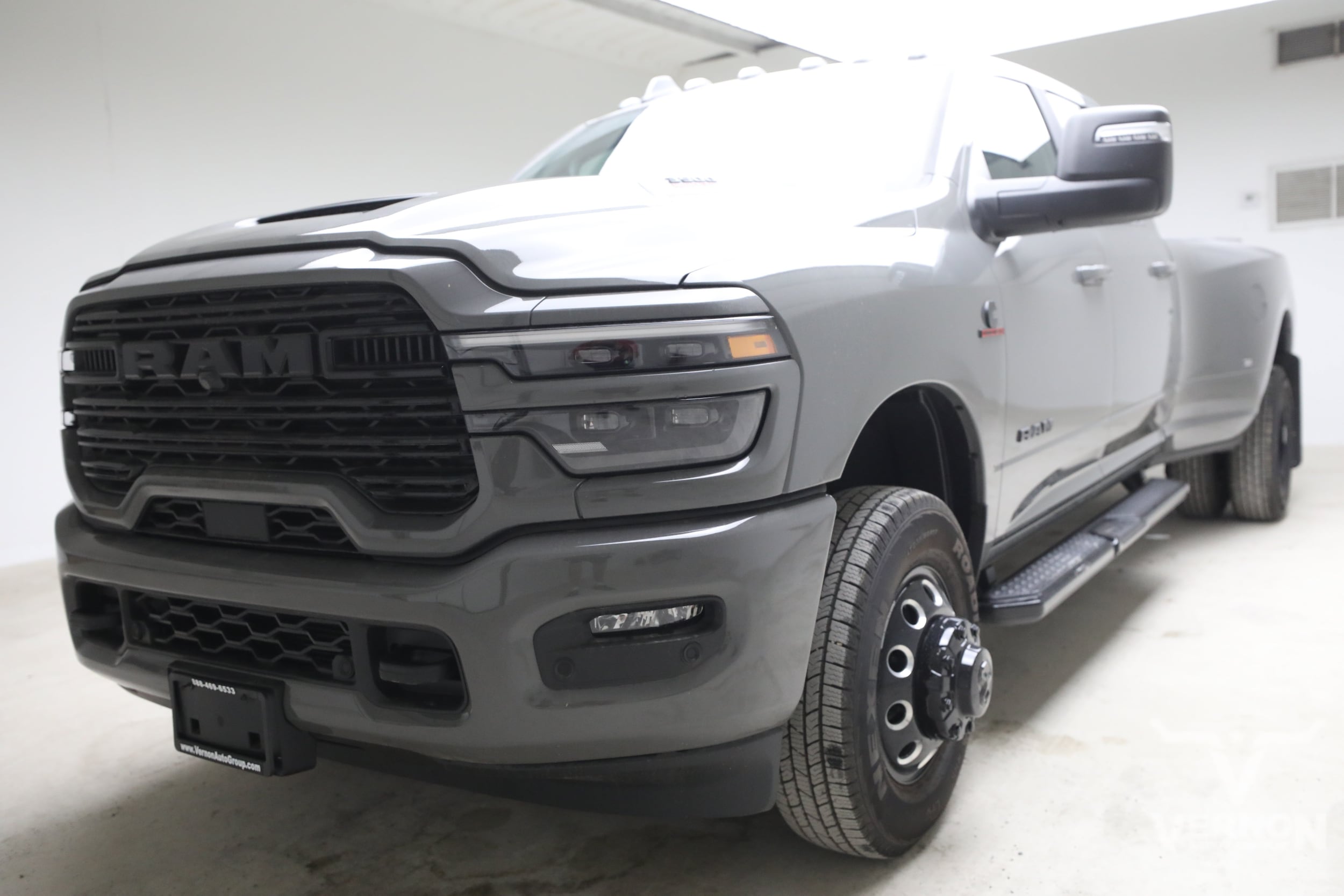 New 2026 Ram 3500 LARAMIE CREW CAB 4X4 8' BOX