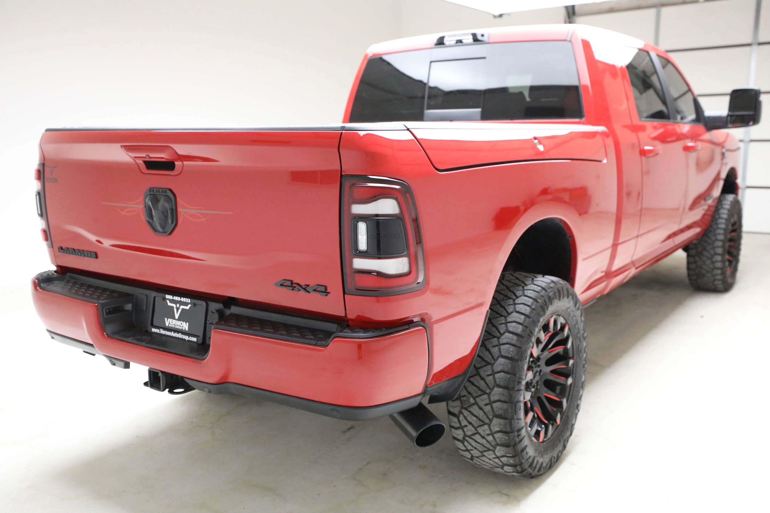 View vehicle photo 5