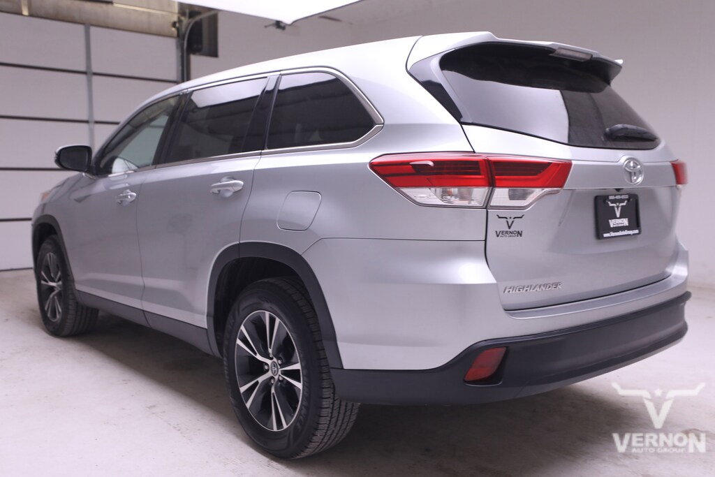 Used 2019 Toyota Highlander LE V6 SUV