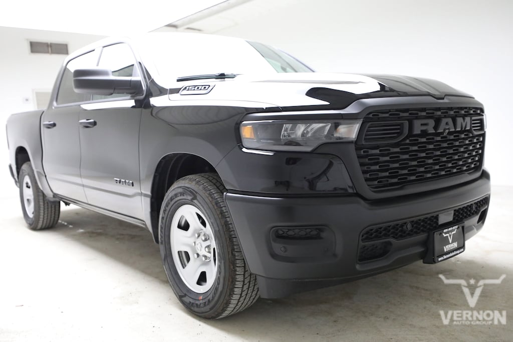 New 2026 Ram 1500 TRADESMAN CREW CAB 4X2 5'7 BOX Pickup