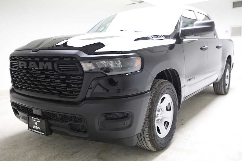 New 2026 Ram 1500 TRADESMAN CREW CAB 4X2 5'7 BOX Pickup