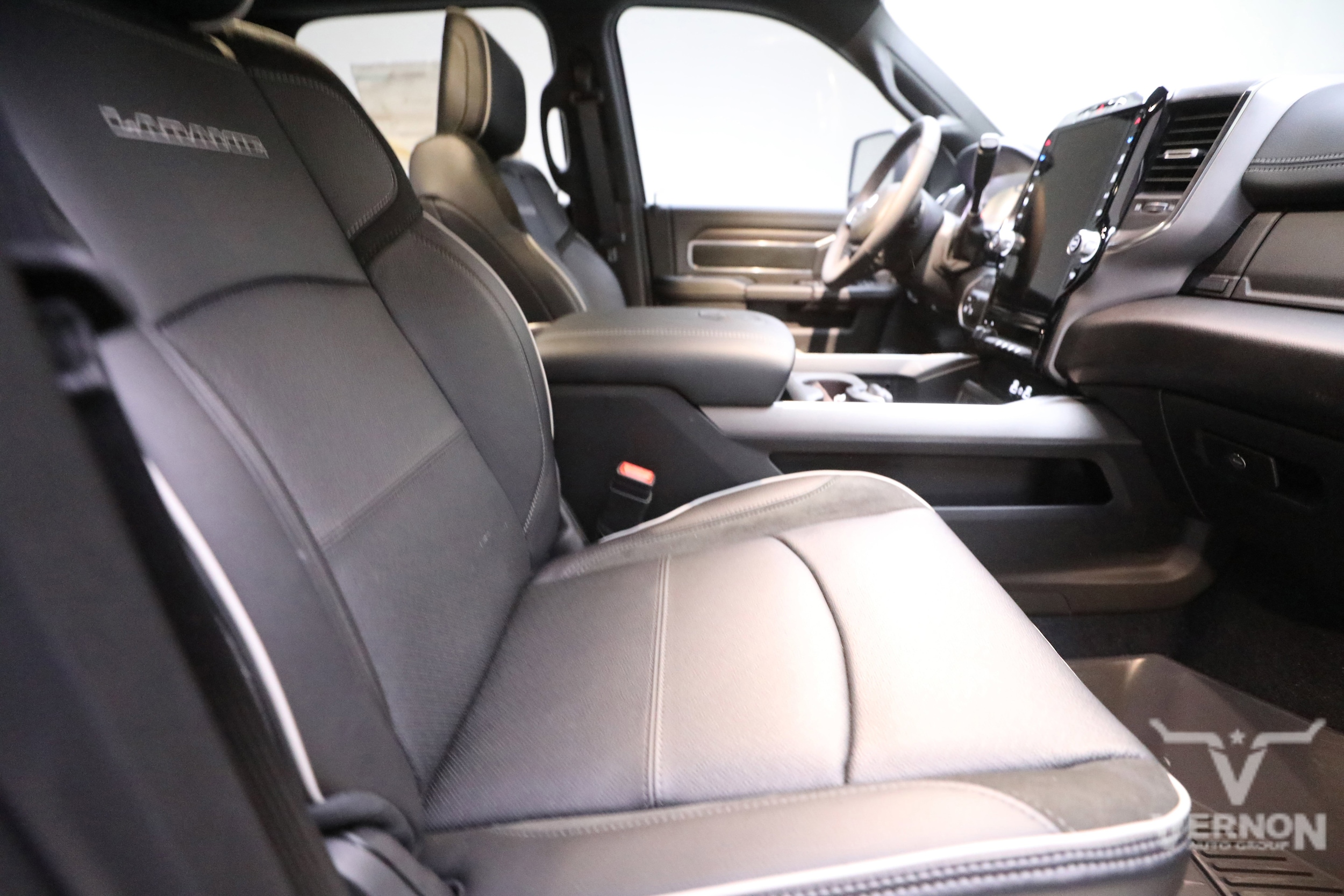 2026 RAM 3500 Laramie - Photo 11