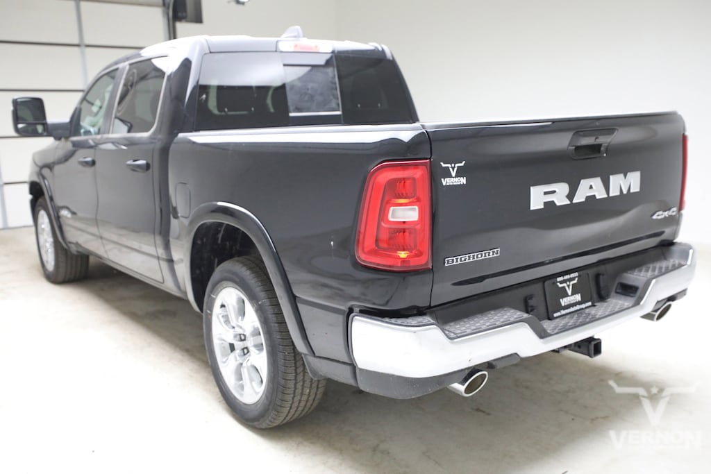 New 2026 Ram 1500 BIG HORN CREW CAB 4X4 5'7 BOX Pickup