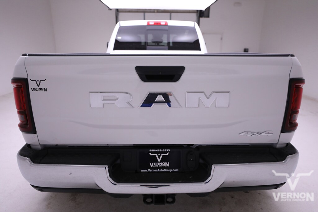 New 2026 Ram 3500 TRADESMAN CREW CAB 4X4 8' BOX Pickup