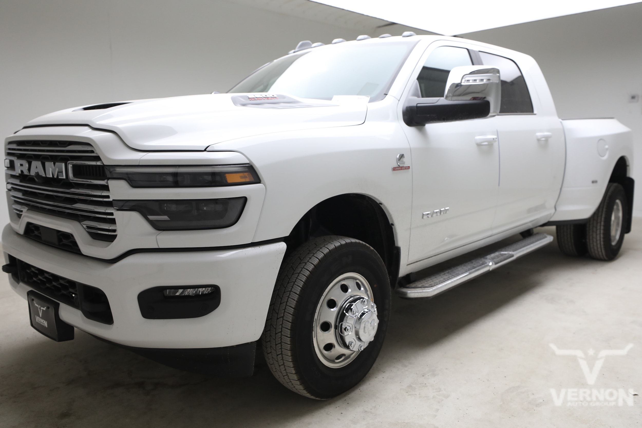 New 2026 Ram 3500 LARAMIE MEGA CAB 4X4 6'4 BOX