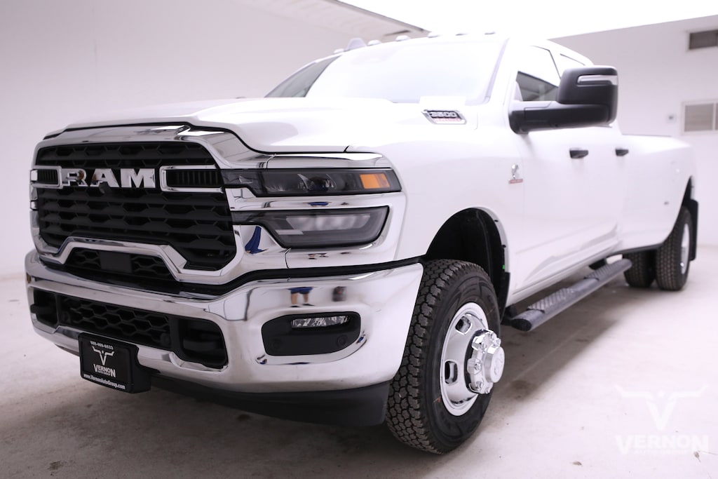 New 2026 Ram 3500 TRADESMAN CREW CAB 4X4 8' BOX Pickup