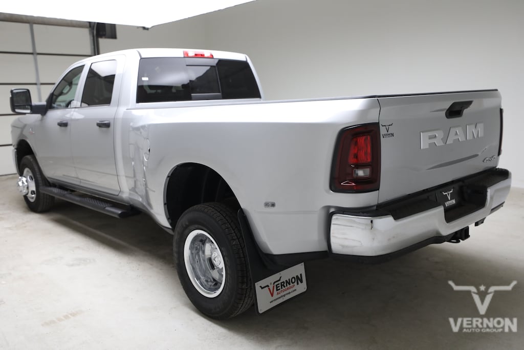 New 2026 Ram 3500 TRADESMAN CREW CAB 4X4 8' BOX Pickup
