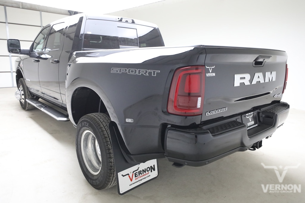 New 2026 Ram 3500 LARAMIE MEGA CAB 4X4 6'4 BOX Pickup