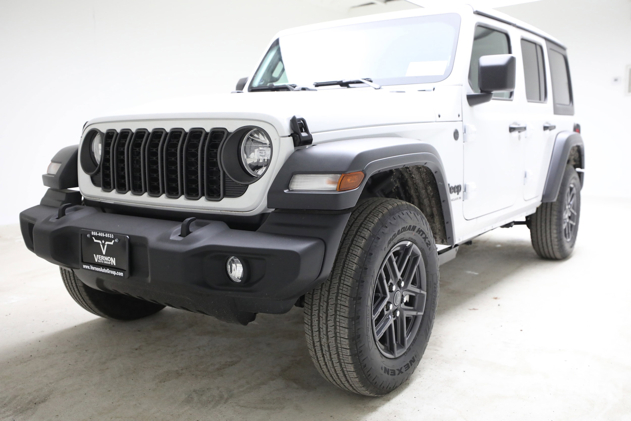2026 Jeep Wrangler Sport's photo