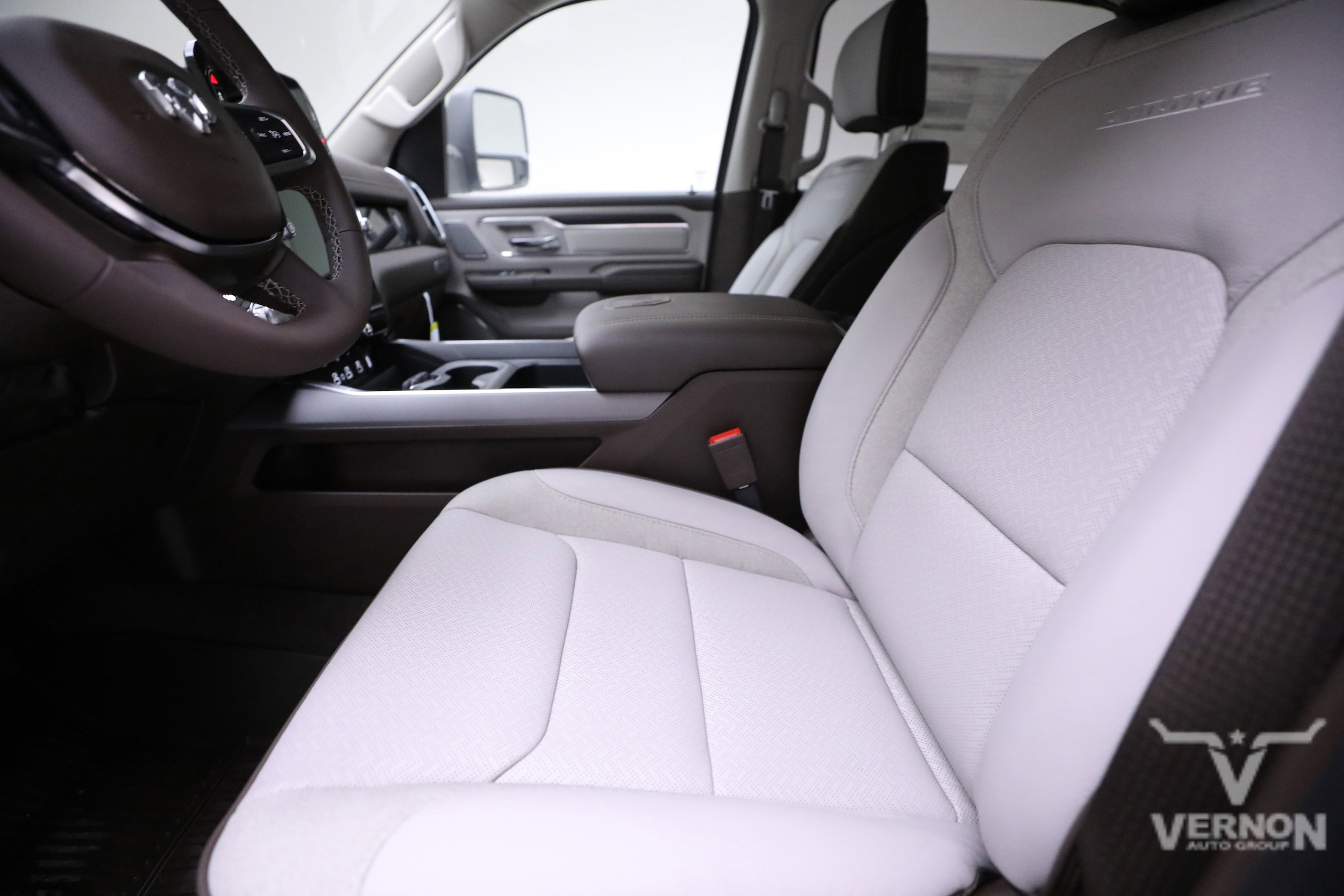 2026 RAM 1500 Laramie - Photo 10