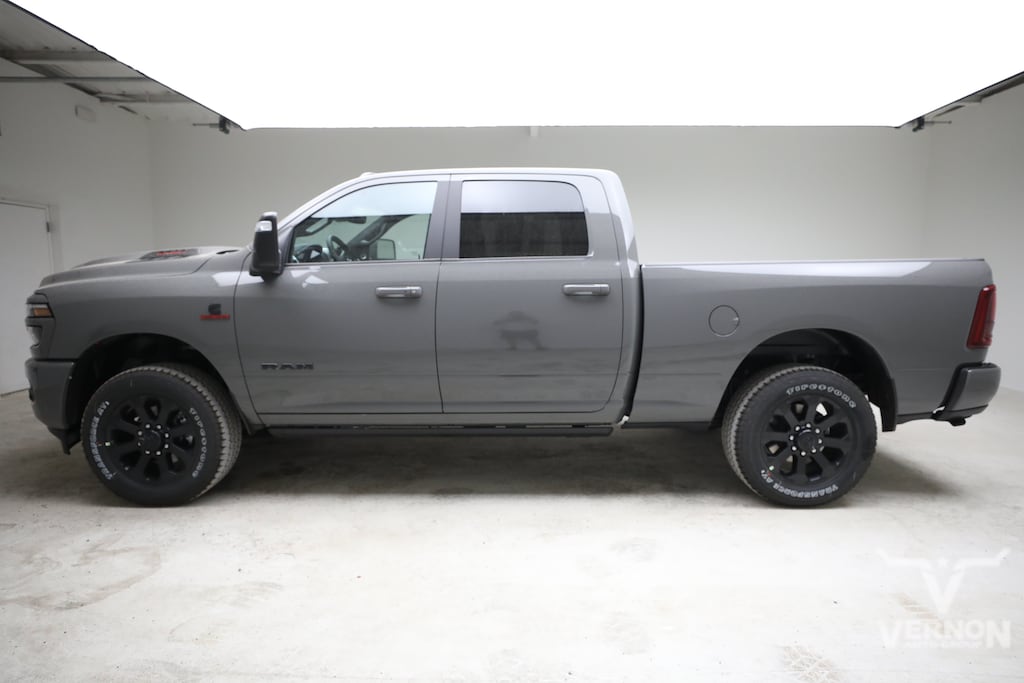 New 2026 Ram 3500 LARAMIE CREW CAB 4X4 6'4 BOX Pickup