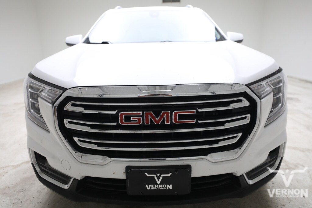 Used 2024 GMC Terrain SLT SUV
