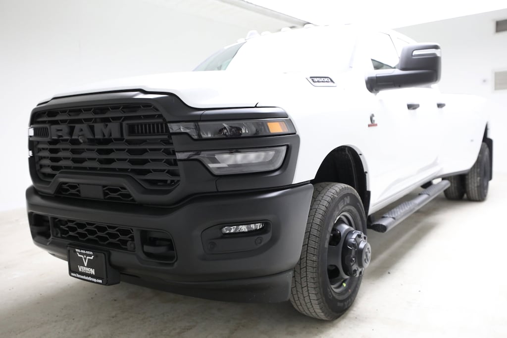 New 2026 Ram 3500 TRADESMAN CREW CAB 4X4 8' BOX Pickup