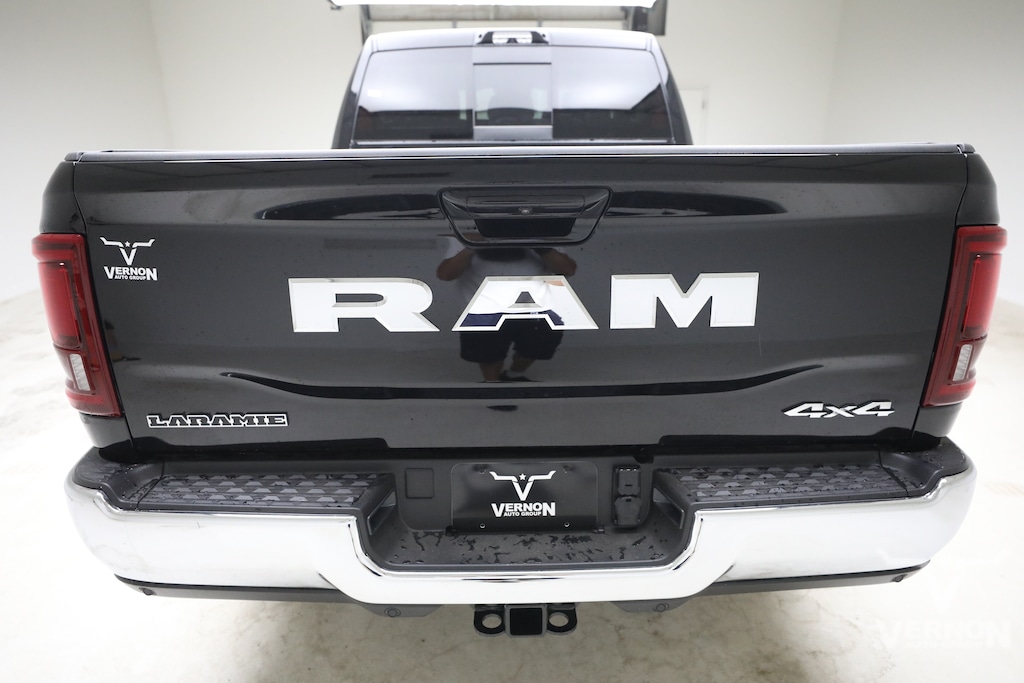 New 2026 Ram 3500 LARAMIE MEGA CAB 4X4 6'4 BOX Pickup