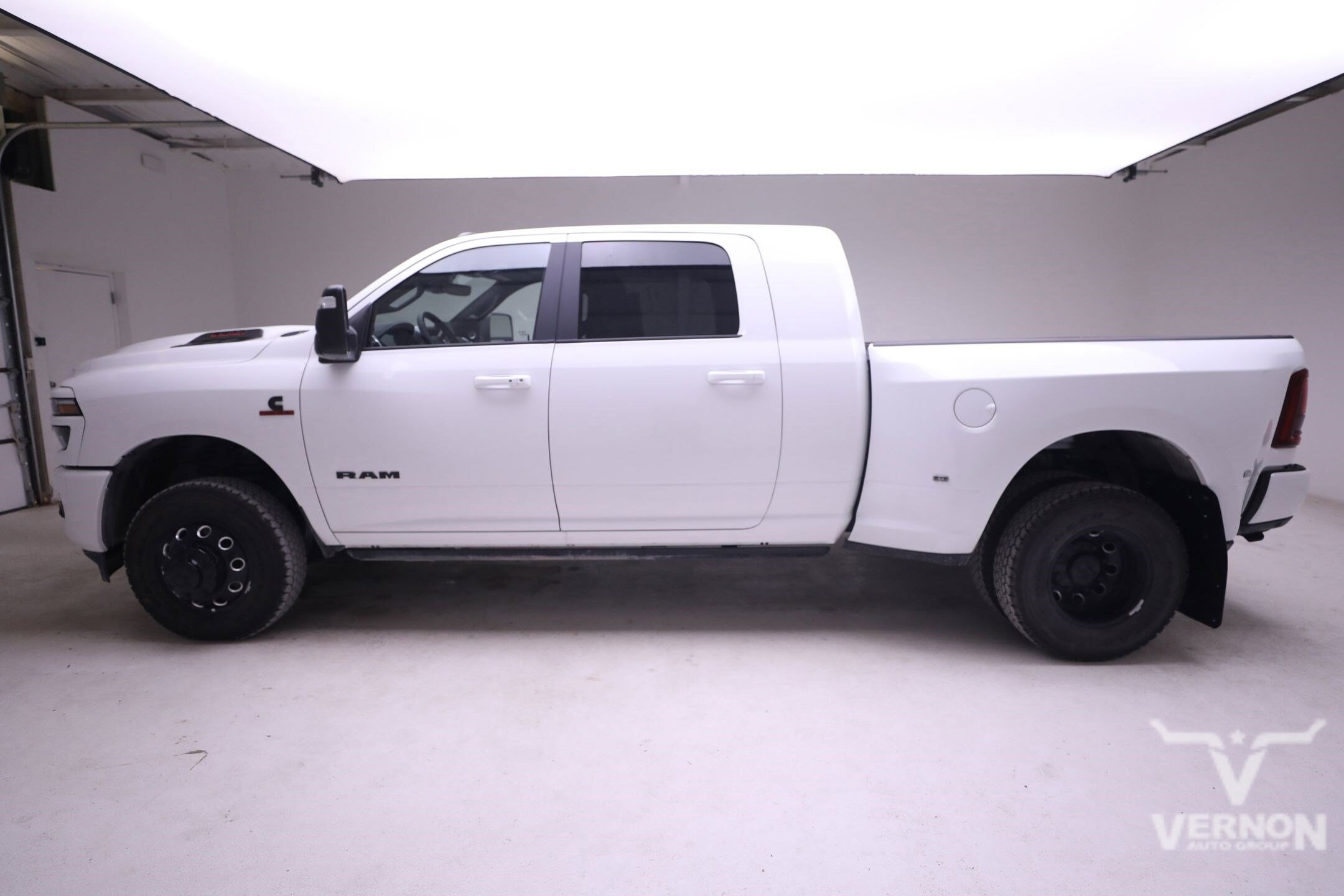 2025 Ram 3500 Laramie photo 2
