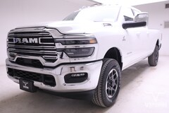 2025 Ram 3500 LARAMIE CREW CAB 4X4 8' BOX Pickup