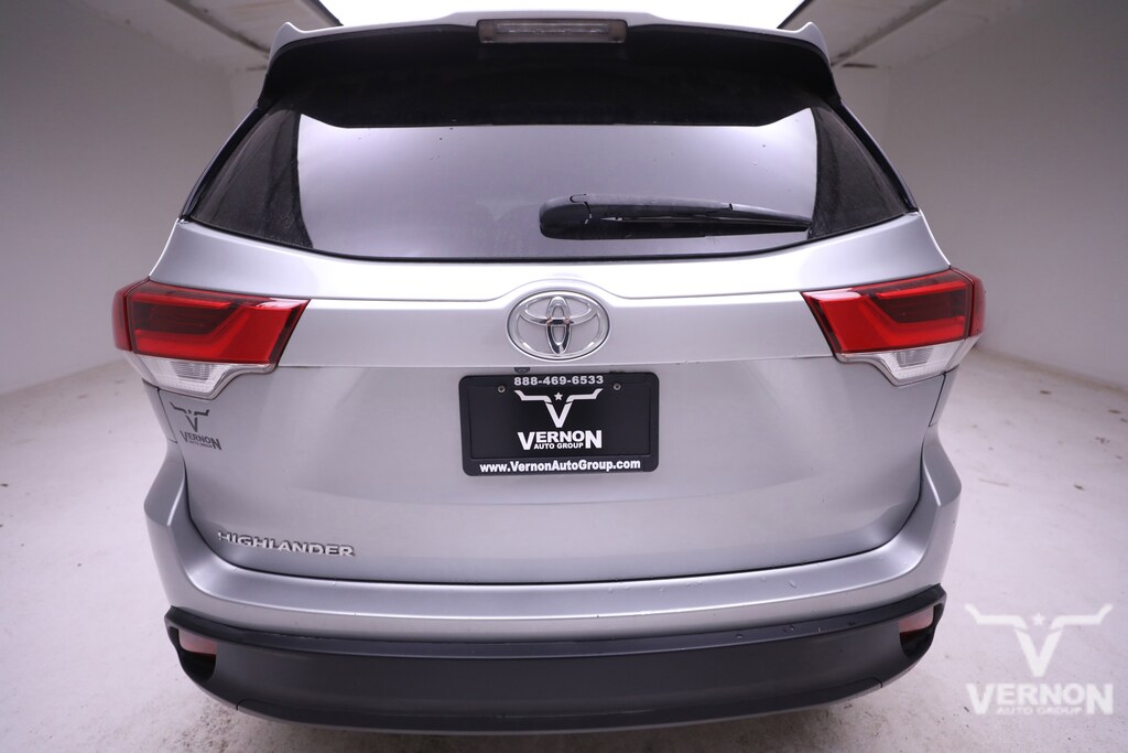 Used 2019 Toyota Highlander LE V6 SUV