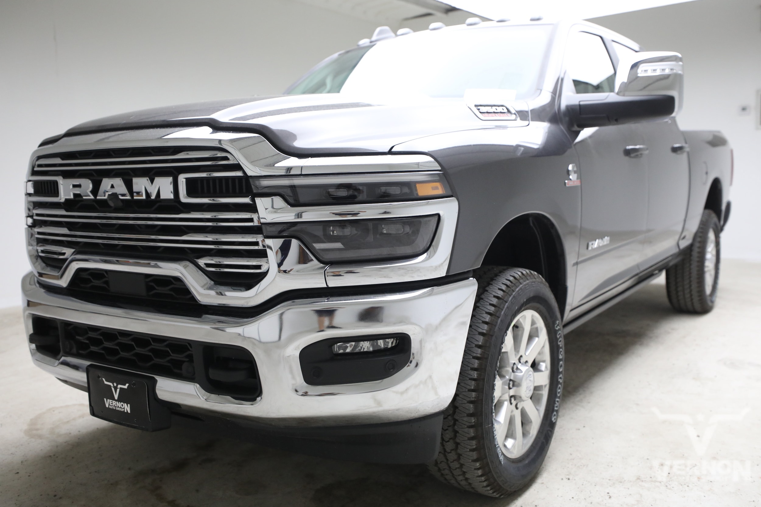 New 2026 Ram 3500 LARAMIE CREW CAB 4X4 6'4 BOX
