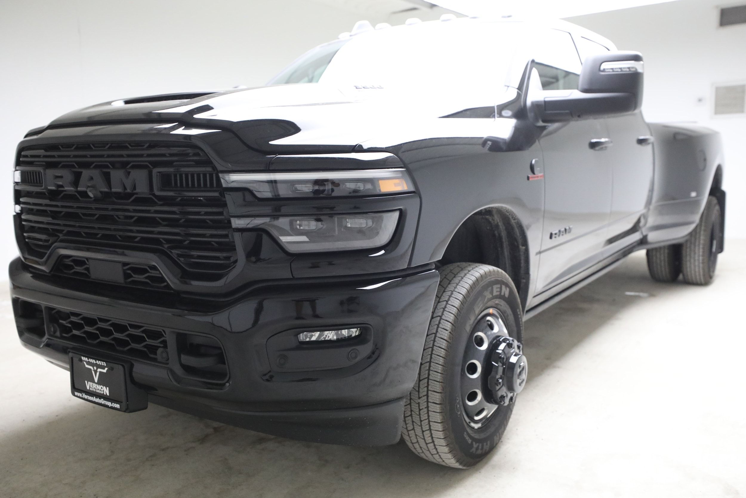 New 2026 Ram 3500 LARAMIE CREW CAB 4X4 8' BOX