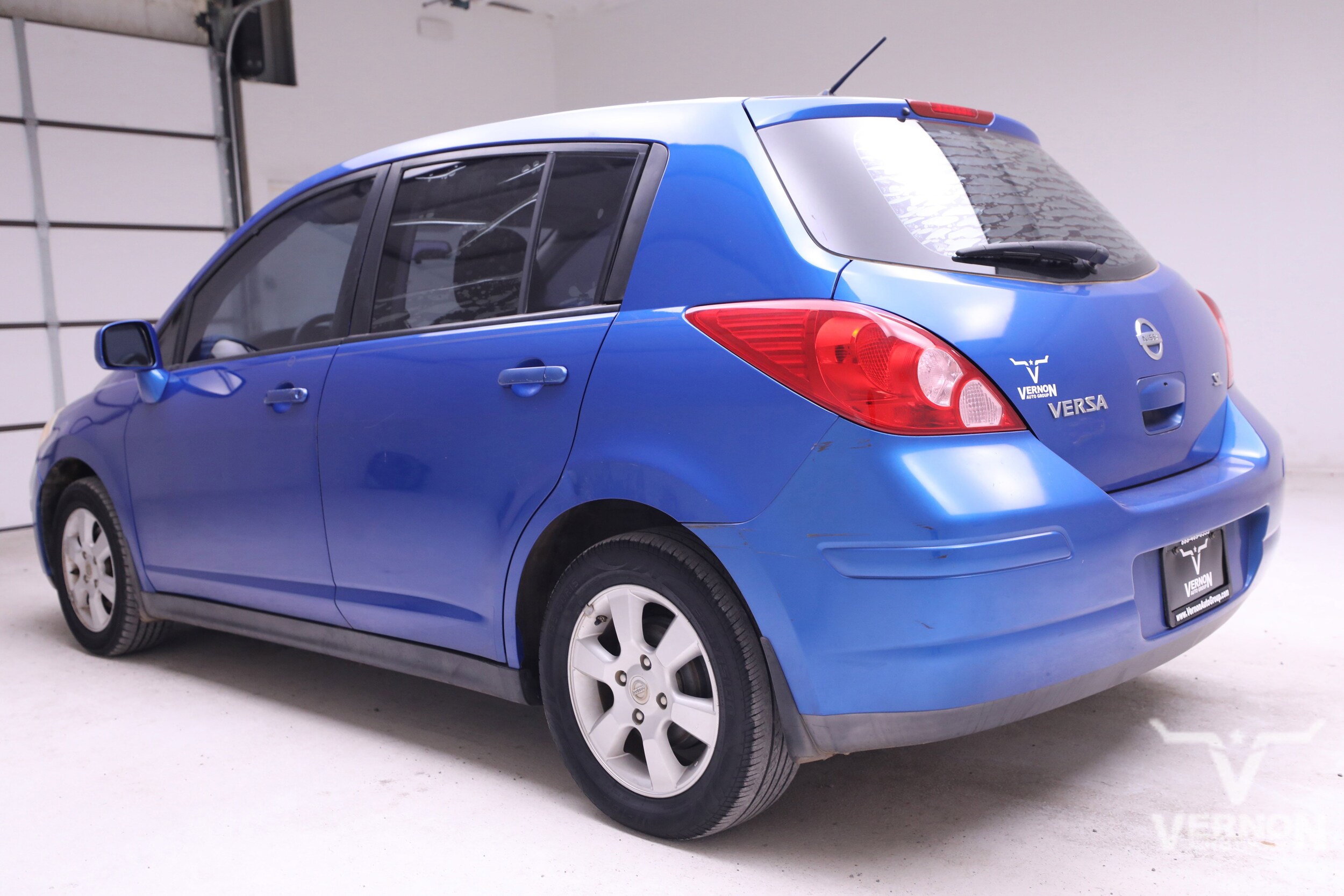 2008 Nissan Versa SL photo 3