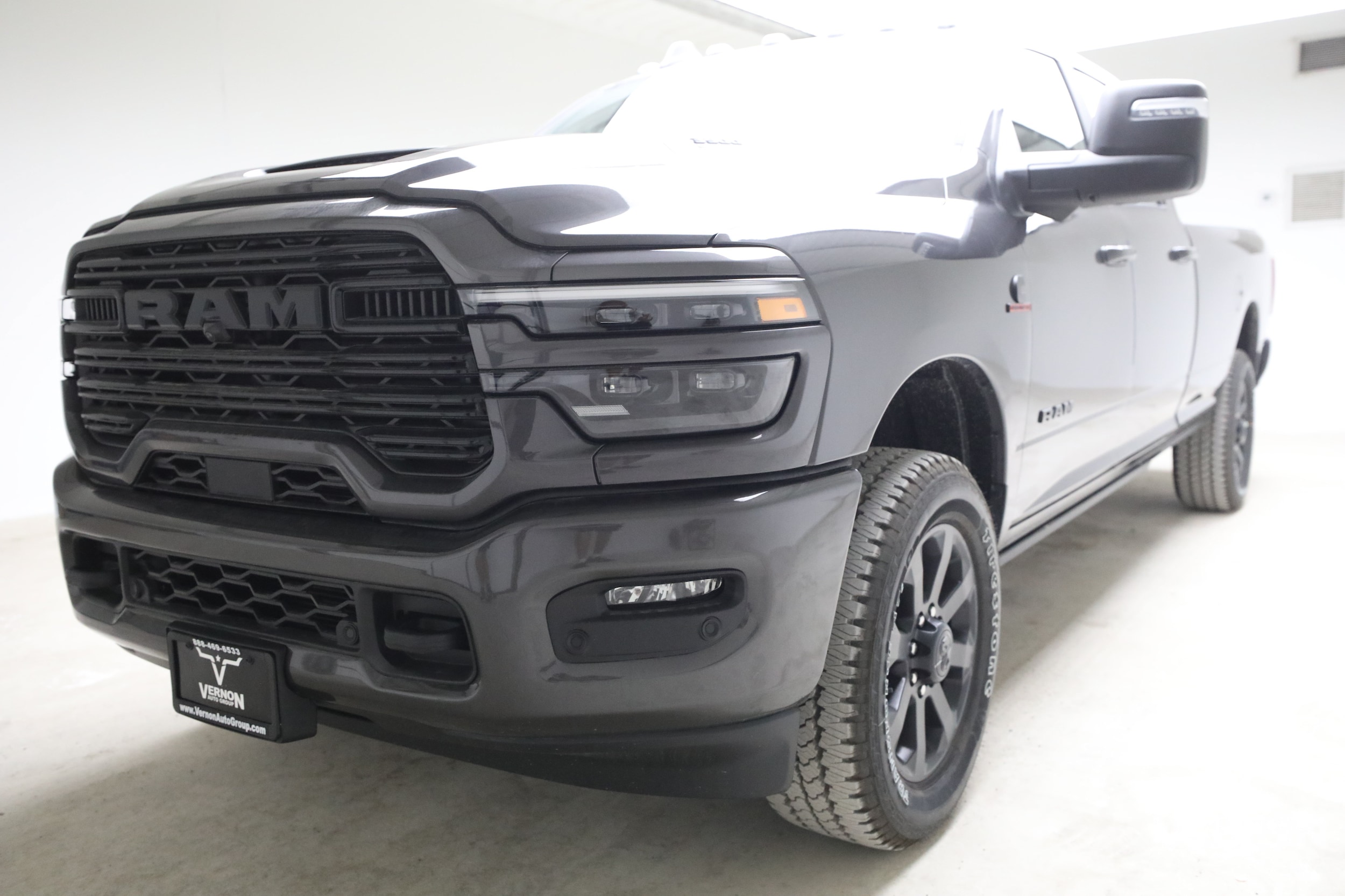 New 2026 Ram 3500 LARAMIE CREW CAB 4X4 8' BOX