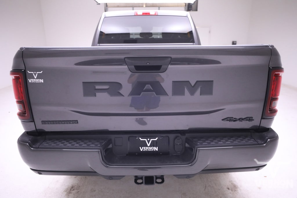New 2025 Ram 2500 BIG HORN CREW CAB 4X4 6'4 BOX Pickup