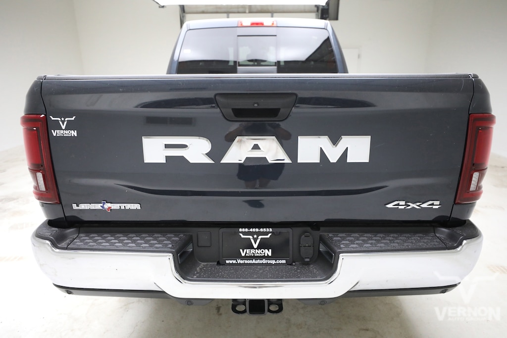 New 2026 Ram 2500 LONE STAR CREW CAB 4X4 6'4 BOX Pickup
