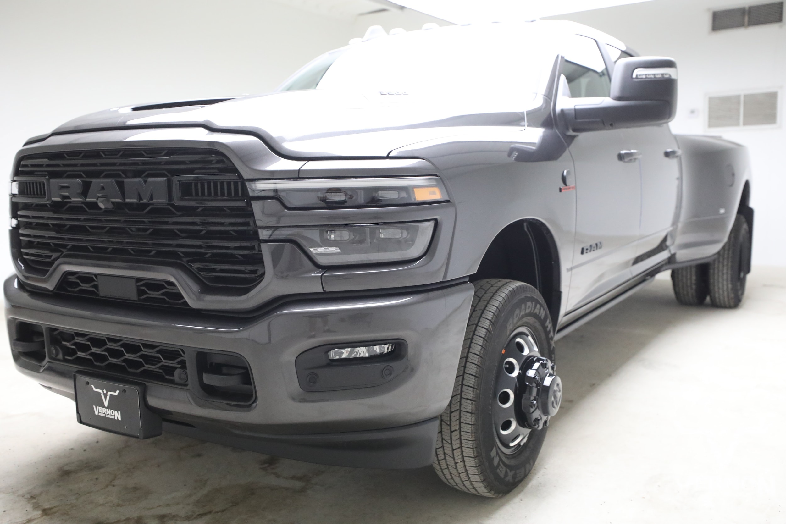 New 2026 Ram 3500 LARAMIE CREW CAB 4X4 8' BOX