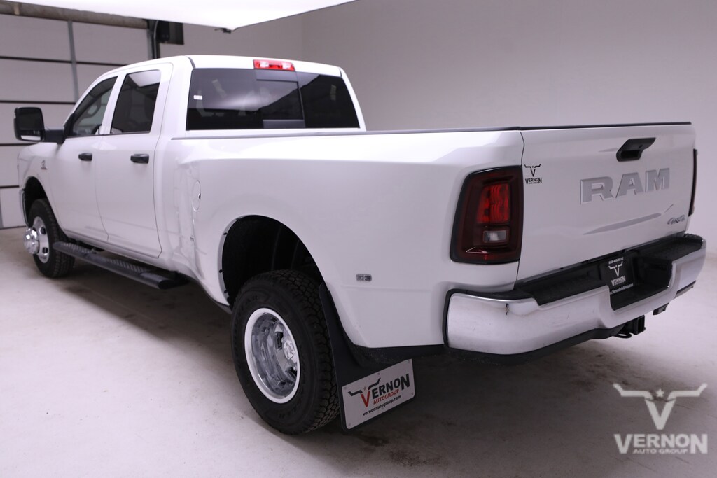 New 2026 Ram 3500 TRADESMAN CREW CAB 4X4 8' BOX Pickup