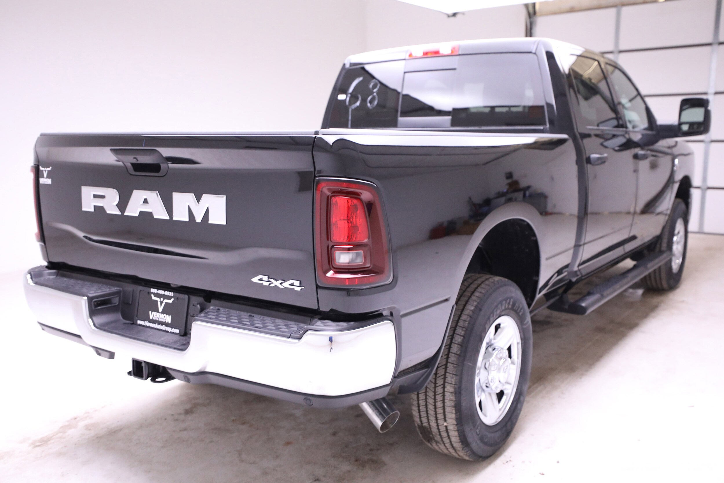 View vehicle photo 5